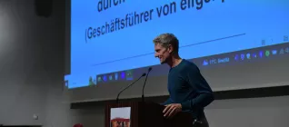 Ludger Elfgen Ludger Elfgen beim Empfang zum 111-jährigen des SKF Augsburg