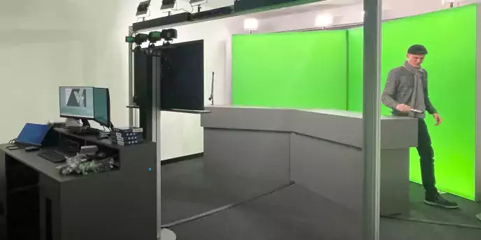 Vistroem Live Streaming Studio nach dem Aufbau Vistroem Live Streaming Studio nach dem fertigen Aufbau mit Entwickler Jonas Deinlein