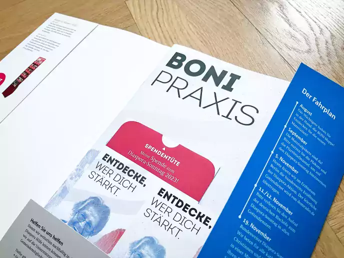 Designagentur Augsburg / Werbeagentur Augsburg elfgenpick Print eines Heftes für die Bonifatiuswerke